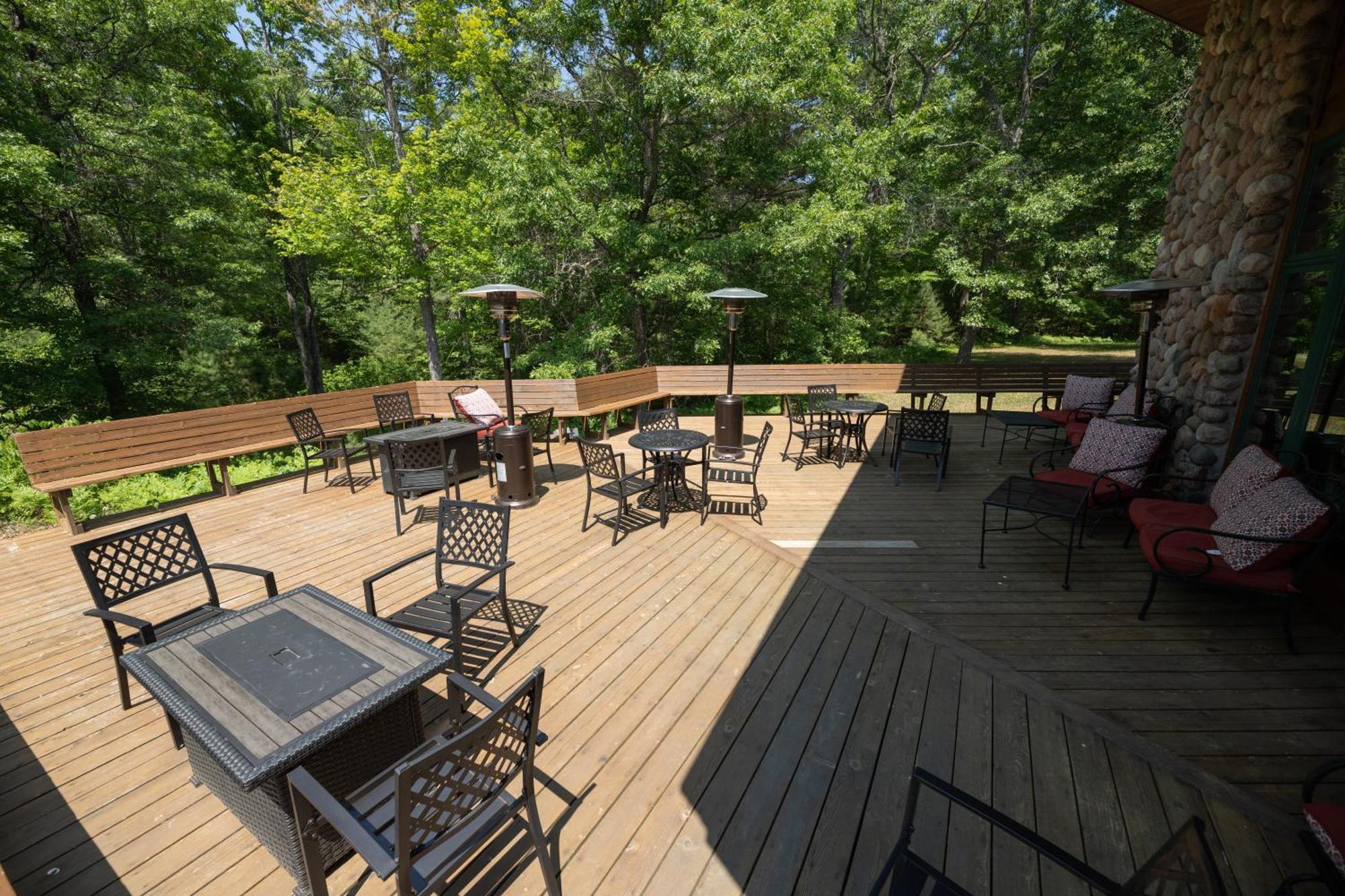 Whitetail Lodge Saint Germain Bagian luar foto